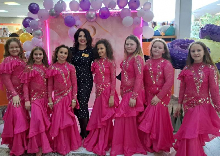 «Блестящие победы»: воспитанницы танцевальной студии «Алмаз» покорили жюри Всероссийского конкурса