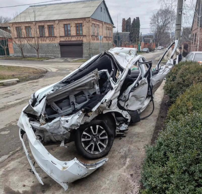 Раздолбанную вдребезги «Весту» выставили на продажу в Ростовской области