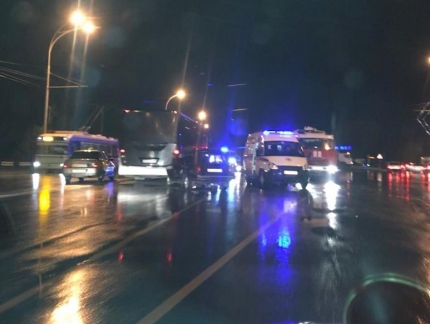 Умер водитель «четверки", столкнувшийся с автобусом на въезде в Волгодонск