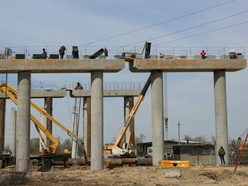 Строительство третьего моста в Волгодонске идет без срывов: что уже успели построить 