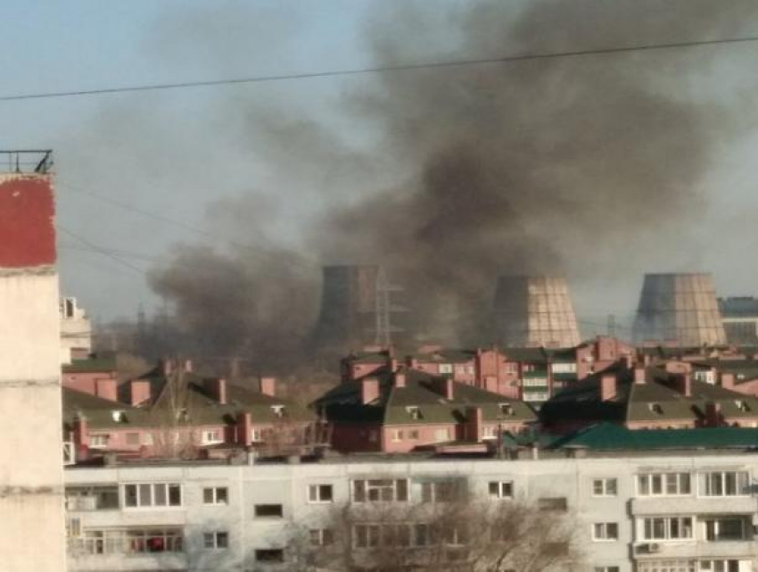 Пожарные Волгодонска пресекли крупный ландшафтный пожар, грозящий перекинуться на жилой сектор 