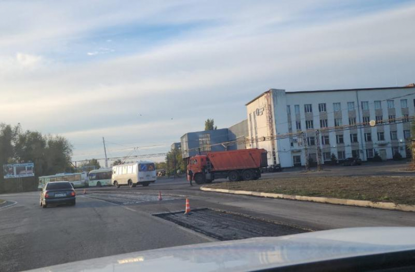 «Дорогу за «пятым» в сторону Парамонова ремонтируют, можно застрять в пробке!»:  предупреждает водителей горожанка