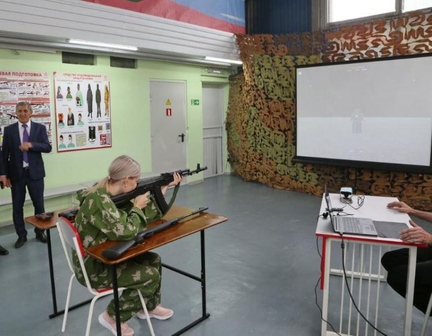 В центре военно-патриотического воспитания Волгодонска до сих пор нет настоящего учебного оружия