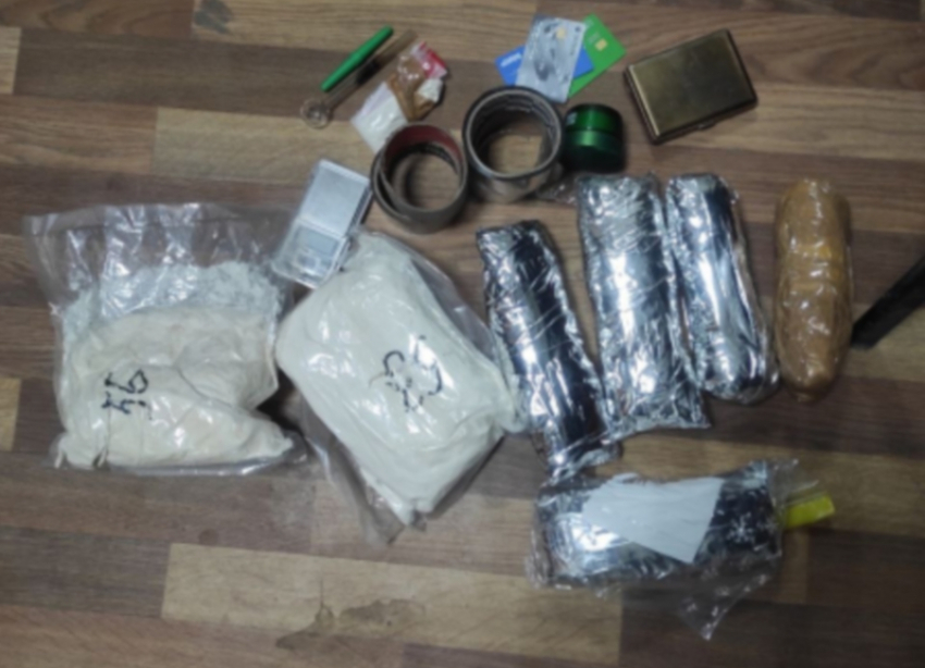 Везли наркотики для тысяч закладок: в Волгодонске начался процесс над крупными наркоторговцами 