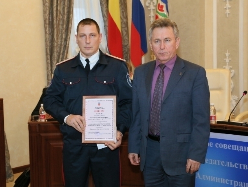 В Волгодонске наградили дипломами и денежными премиями лучших казачьих дружинников 2017 года