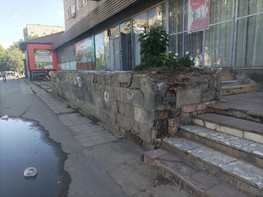  Снести нельзя восстановить: волгодонцы требуют привести в порядок или стереть с лица города здания, доведенные до уродства