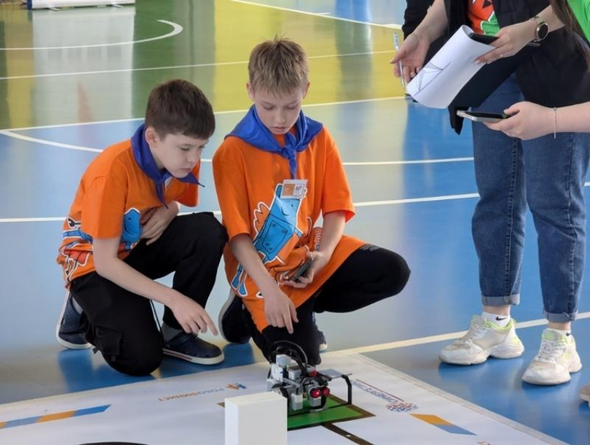Воспитанники СЮТ выиграли престижные соревнования по робототехнике