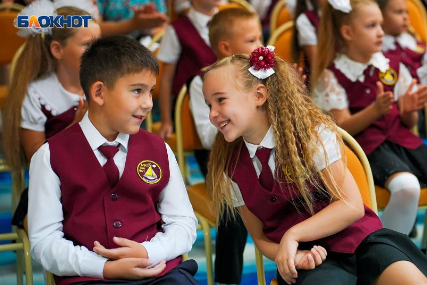 В Госдуме предложили законодательно закрепить приоритет для россиян при зачислении в школы и детсады