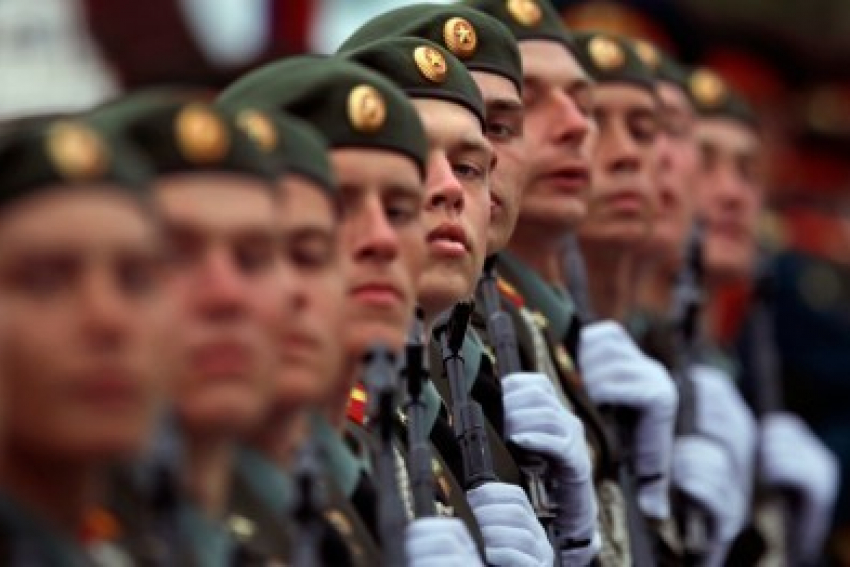 Волгодонские солдаты-срочники остаются служить в Крыму по контракту