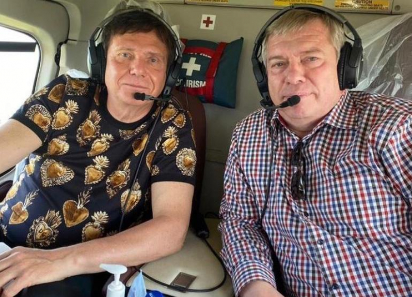 Владелец фешенебельного поместья в Волгодонске Сергей Трифонов полетал с губернатором Голубевым на вертолете