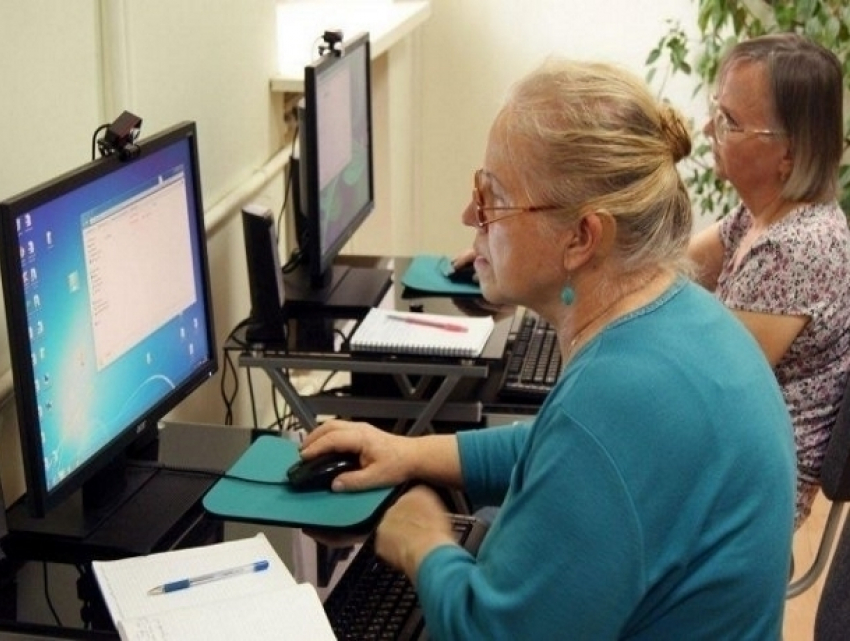 Пенсионерка из Волгодонского района приняла участие в Чемпионате по компьютерному многоборью 