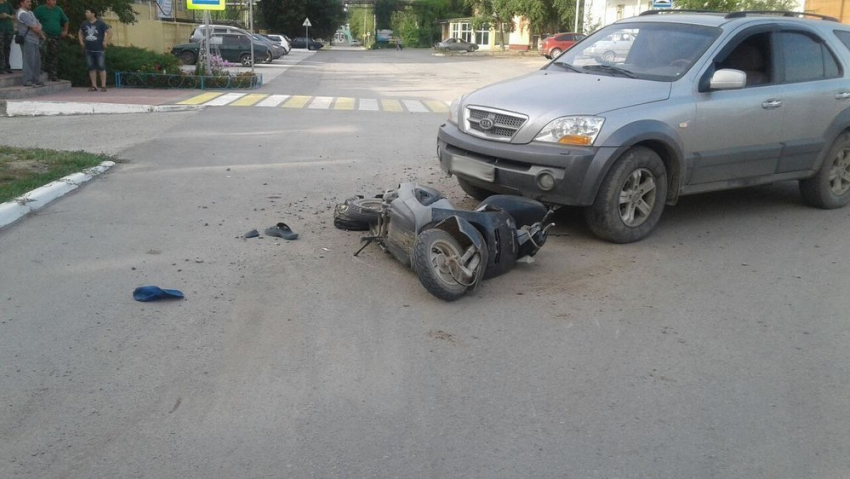 Два скутериста и велосипедист пострадали в ДТП в Волгодонске 