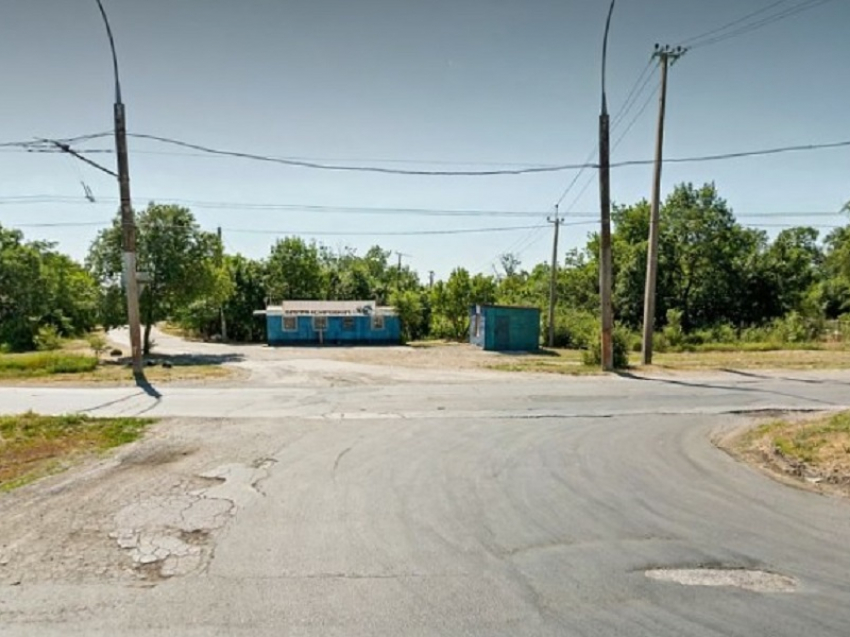 На Жуковском шоссе КУИ снесет нелегальный торговый павильон