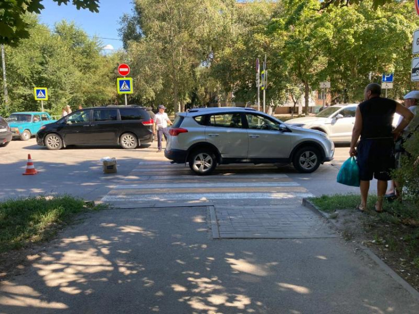 Водитель «Тойоты» сбил двух женщин на пешеходном переходе в Волгодонске