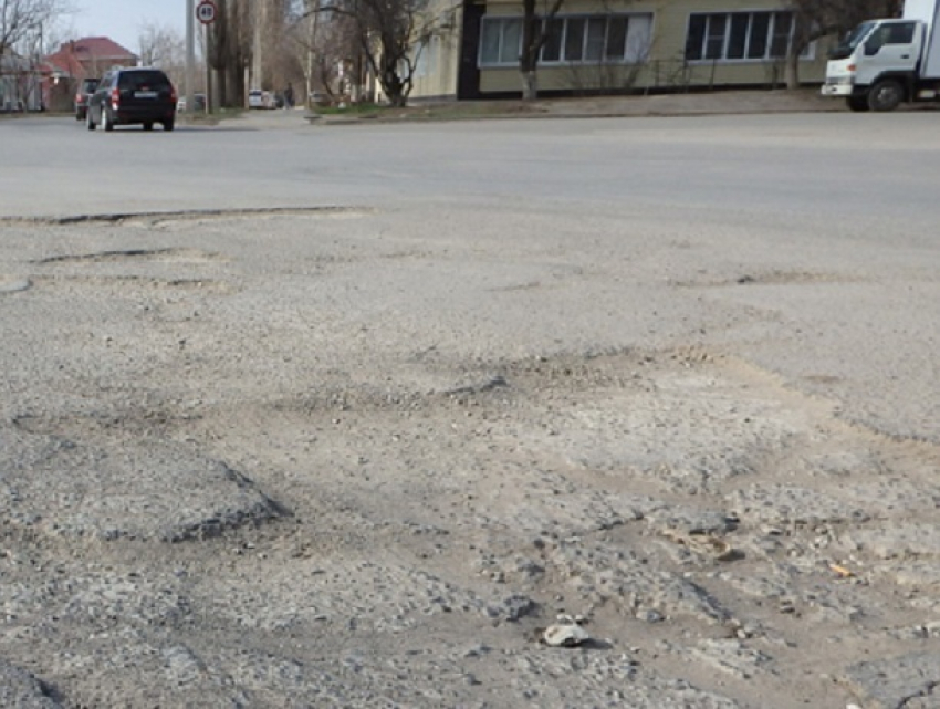 Проспект Курчатова, улицу Братскую и еще четыре автодороги отремонтируют в Волгодонске