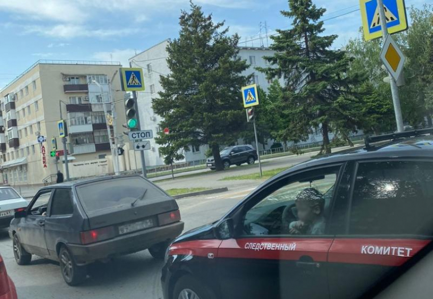 Сотрудника Следственного комитета в Волгодонске привлекли к ответственности за провоз ребенка за рулем