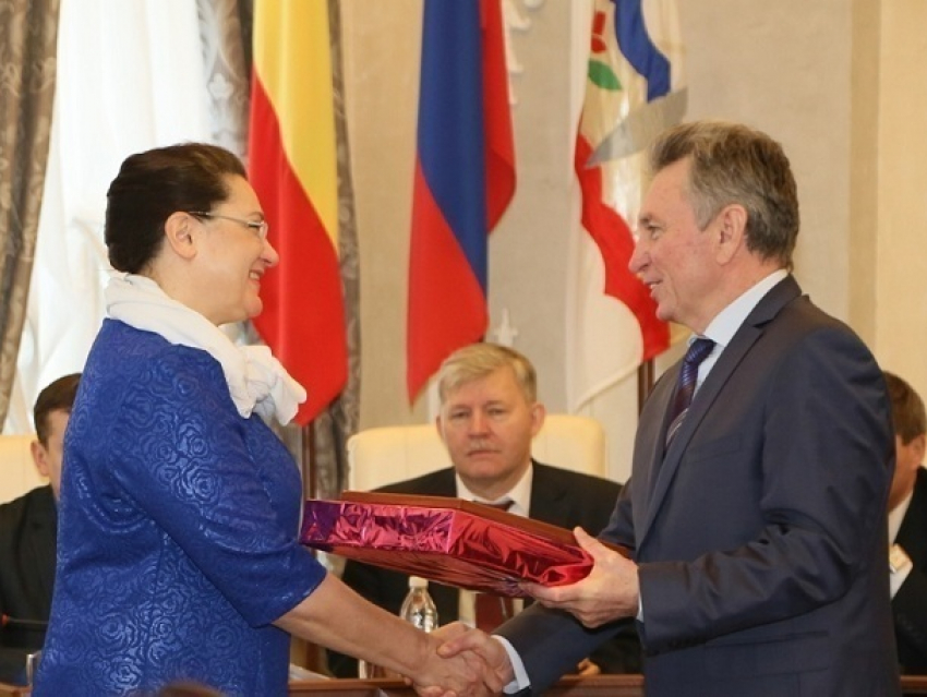 Лучшие спортинструкторы Волгодонска получили награды из рук главы администрации города