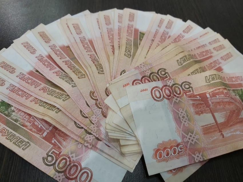 Стало известно число волгодонцев с зарплатой более 50 тысяч рублей