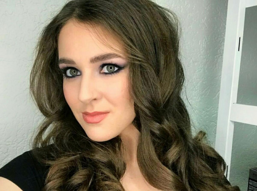 20-летняя Ксения Аксенова в конкурсе «Мисс Блокнот-2019"