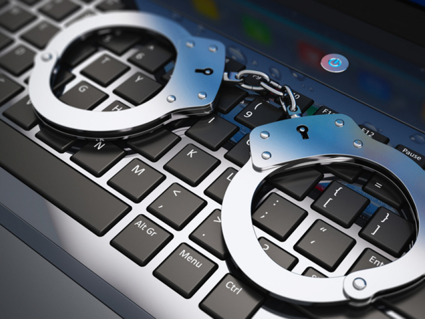 Сотрудники отдела «К» задержали в Зимовниковском районе «кибер-преступника»