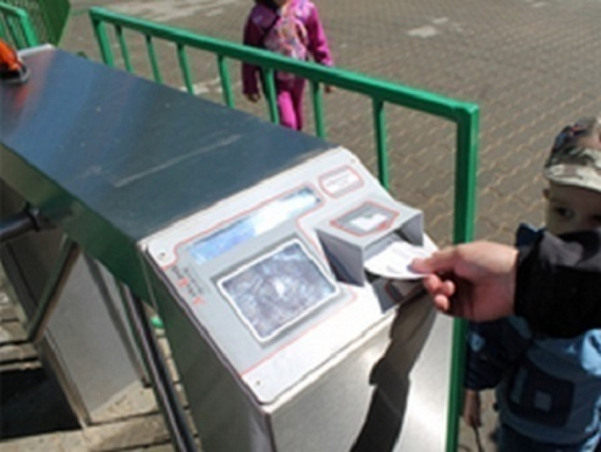 В Волгодонске кататься на аттракционах в парке Победы смогут только владельцы электронных карт