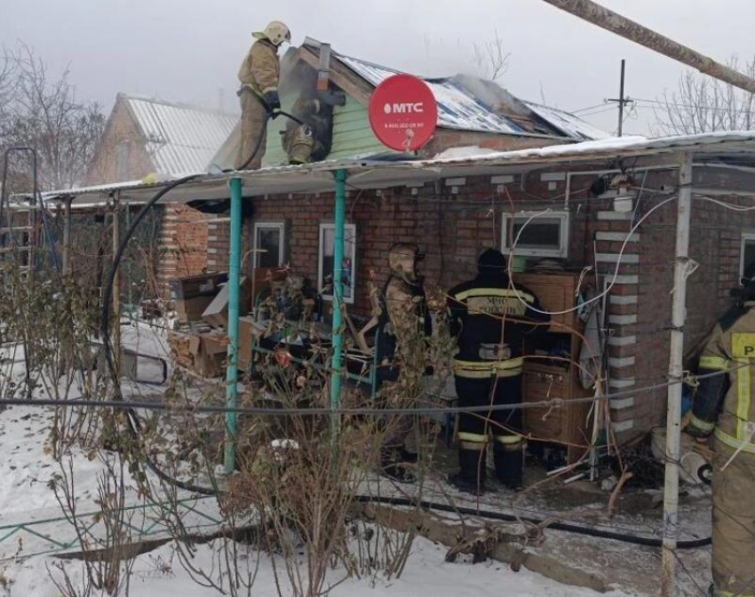 Беспечность с печью едва не лишила жителей домов в двух садоводствах Волгодонска