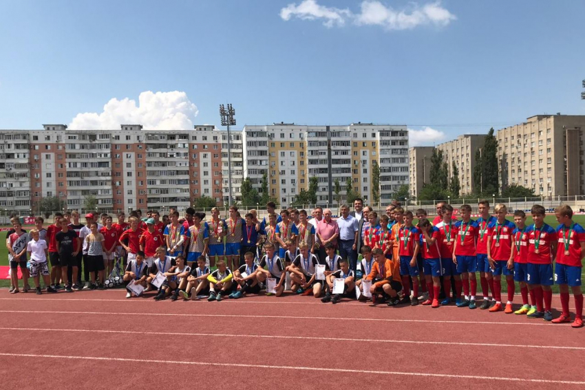 Волгодонские футболисты выиграли областной турнир «Кожаный мяч» 