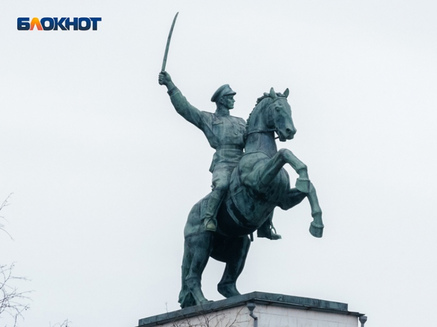 «Казак иногда без головы»: где сделали конные статуи, и в чем уникальность памятников на шлюзе №15 в Волгодонске