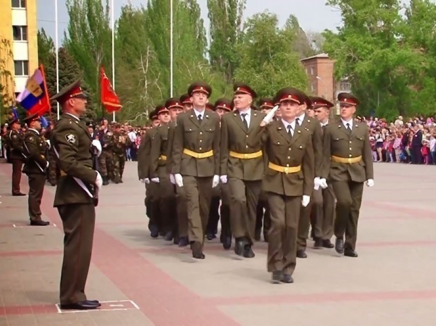 В Волгодонске прошел торжественный парад, посвященный Дню Победы