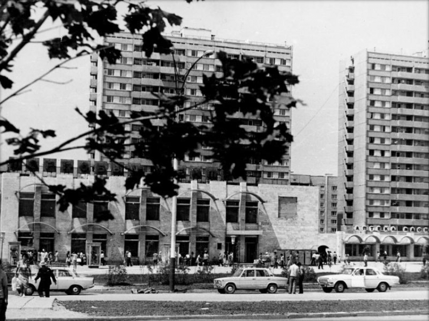 Ровно 40 лет назад в новой части Волгодонска открылся Торговый центр 