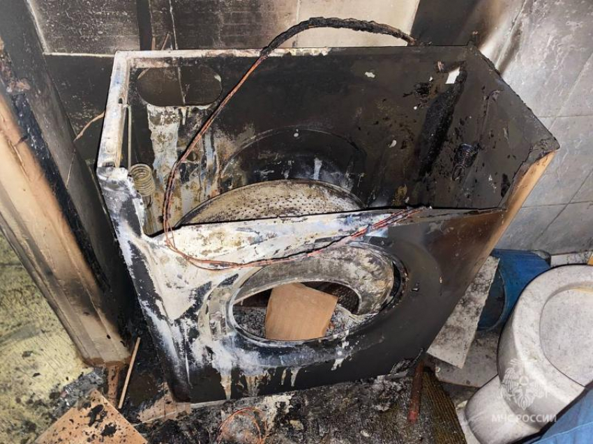 В Волгодонске стиральная машина решила устроить «горячую стирку» пенсионеру