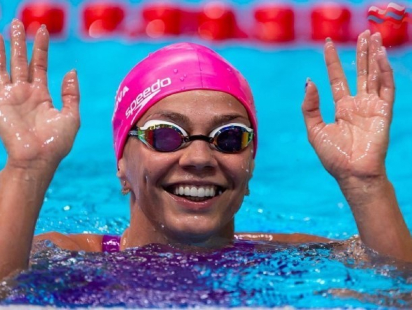 Ефимова одержала победу в заплыве на 200 метров брассом на втором этапе Кубка мира по плаванию