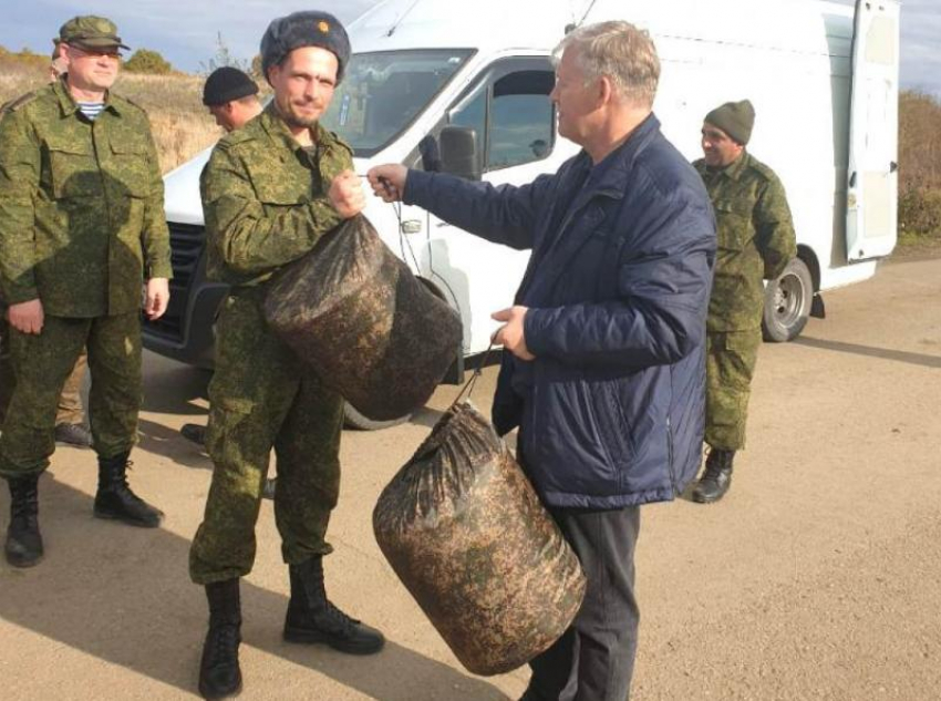 Гуманитарный груз для мобилизованных из Волгодонска доставил глава администрации 