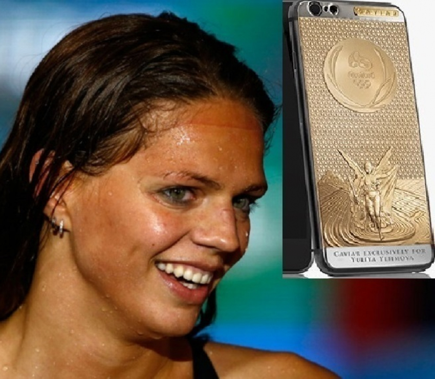 Экс-волгодончанке Юлии Ефимовой подарят именной золотой телефон с изображением богини Победы