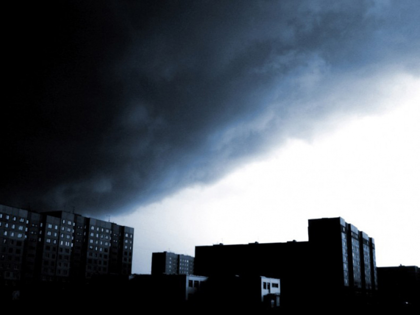 МЧС: В Волгодонске объявлено штормовое предупреждение