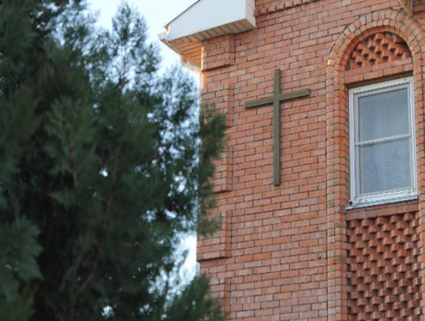 В Волгодонске провели общественные слушания по проблеме создания церкви адвентистов, после 15-ти лет ее существования 