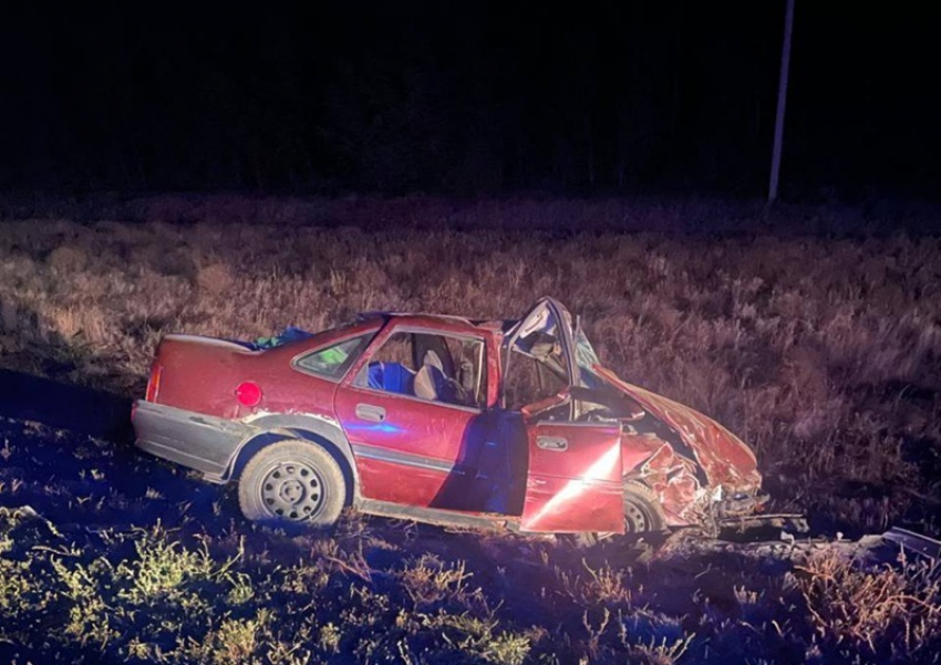 На краю смерти: 67-летний пенсионер на «Гранте» в темноте вылетел на встречку и протаранил машину с семьей на трассе Ростов – Волгодонск 