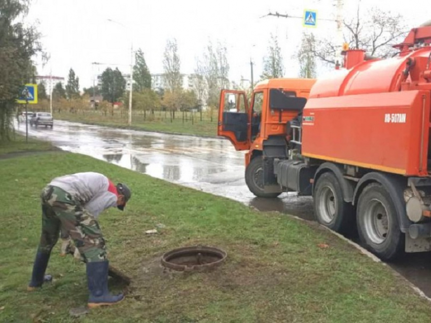 В Волгодонске наступил день борьбы с огромными лужами