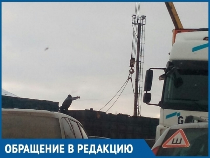 23 автомобиля в Волгодонске стали заложниками «пробки» из-за эгоистичных грузчиков
