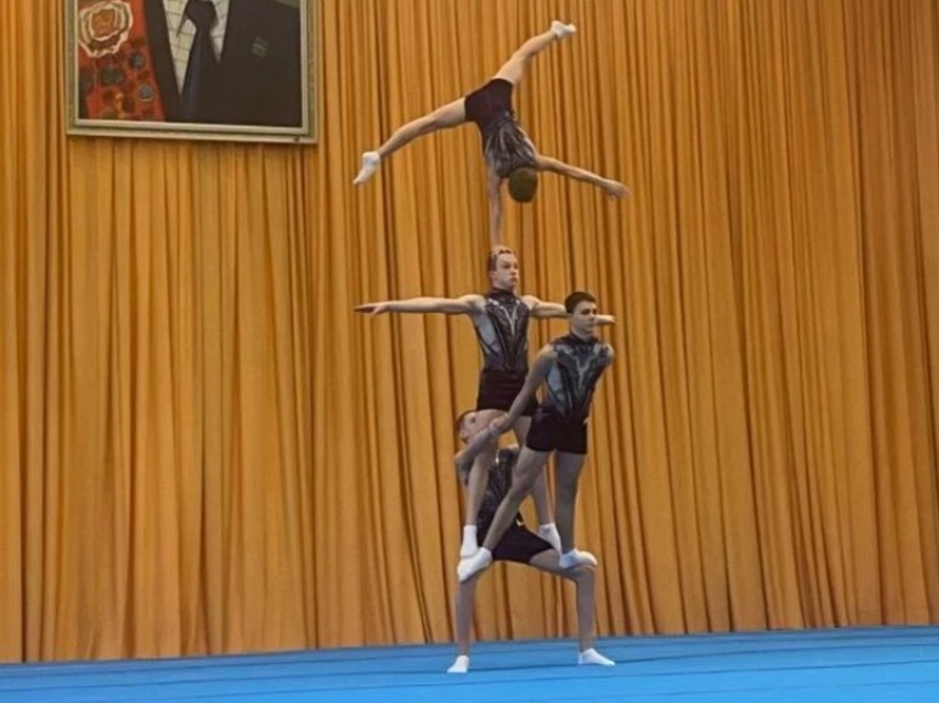 Спортсмены из Волгодонска были признаны восходящими звездами спортивной акробатики
