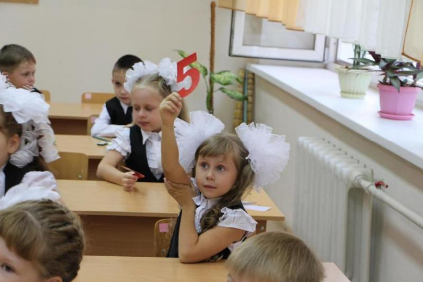 В каких школах Волгодонска дети будут учиться в две смены, а в каких будет шестидневка