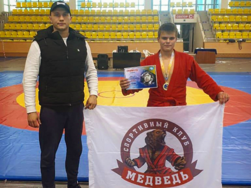 Волгодонец Дмитрий Горелов стал чемпионом турнира по самбо в Калмыкии 