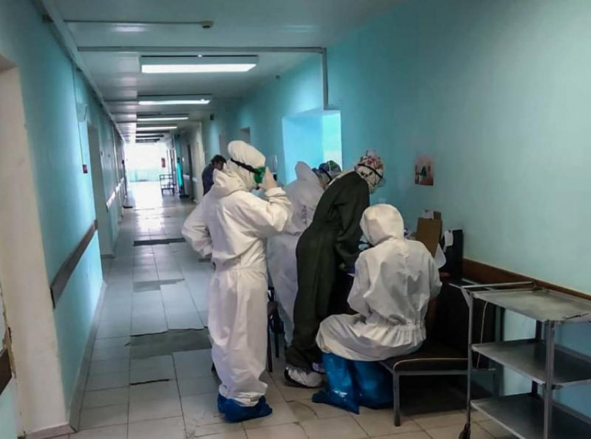 24 пациента борются за жизнь в реанимации ковидного госпиталя Волгодонска 