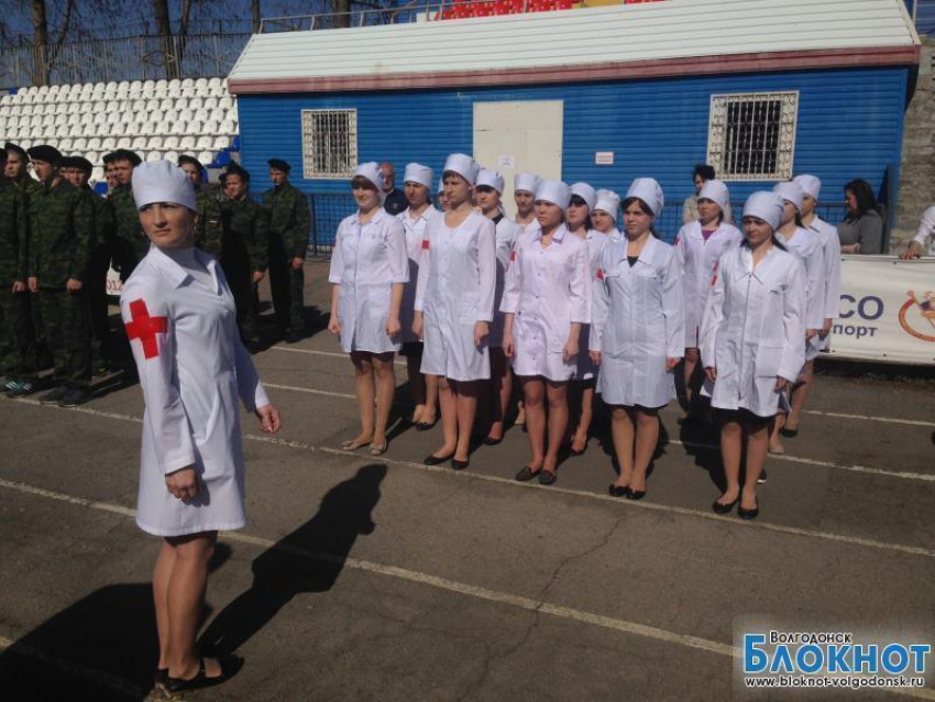 В Волгодонске состоялся смотр строя и песни молодежных отрядов «Мы – будущее России!»