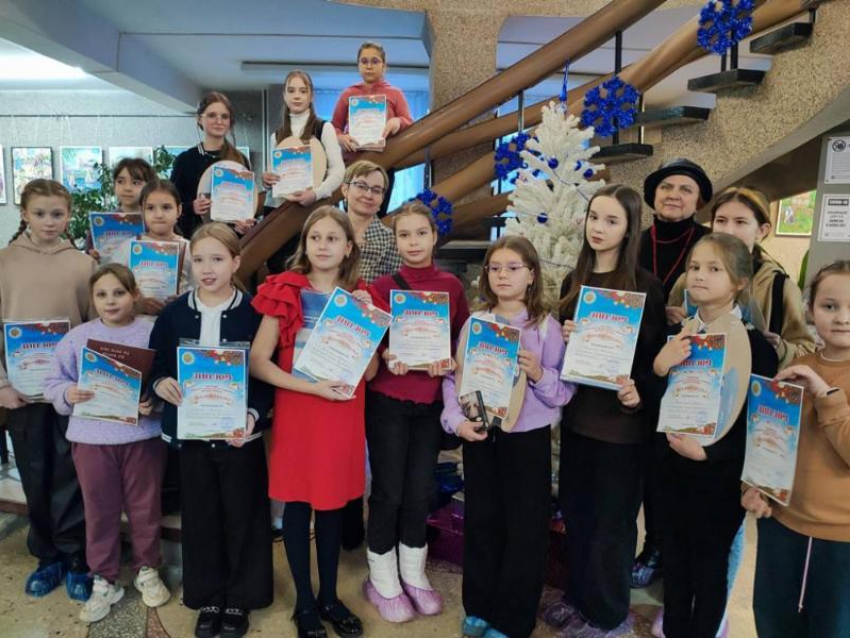 Выставка лучших творческих работ участников конкурса «Зимняя сказка» открылась в Волгодонске 
