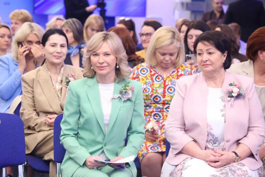 В Госдуме предложили вернуть круглосуточные детсады: Екатерина Стенякина представила инициативу Валентине Матвиенко