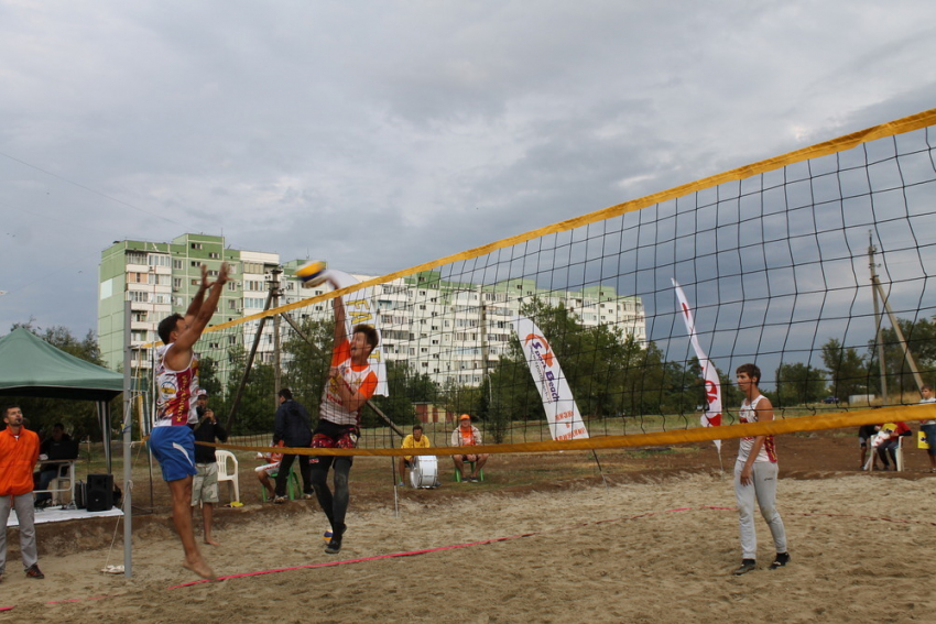 Участники волейбольного автопробега приехали в Волгодонск на открытие спецплощадки