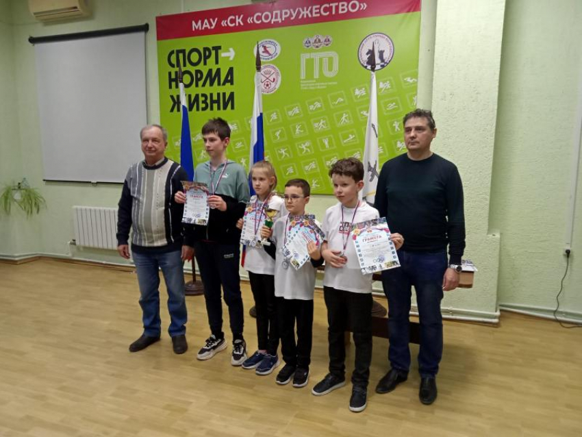 19 школ сразились в соревнованиях по шахматам в Волгодонске 