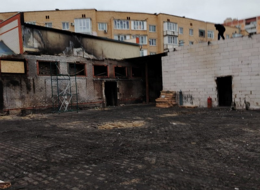 В Волгодонске снесли сгоревшую часть рынка «Авангард» 