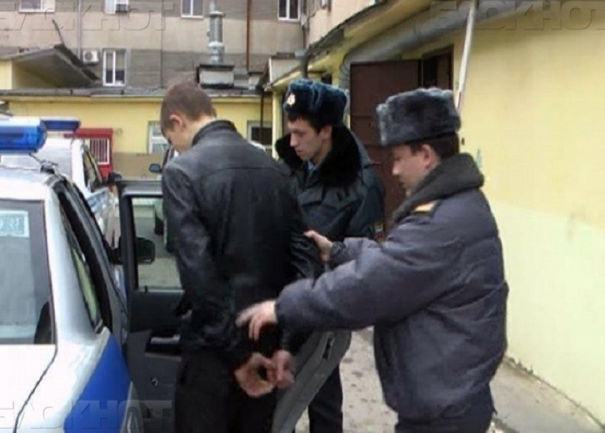Четверо туристов из Волгодонска ограбили цветочный магазин в Краснодаре